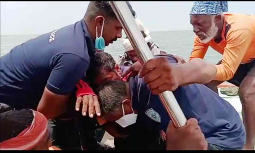 മത്സ്യബന്ധനത്തിനിടെ നെഞ്ചുവേദന അനുഭവപ്പെട്ട തൊഴിലാളിക്ക് കോസ്റ്റൽ  പൊലീസ്​ രക്ഷകരായി