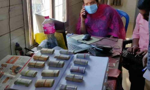 ചെക്ക്പോസ്റ്റുകളിൽ പരിശോധന: 14600 രൂപ കണ്ടെടുത്തു