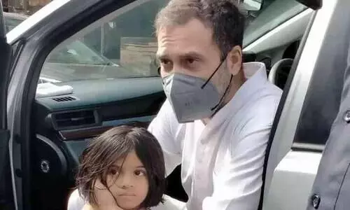 മുത്തവും ചോക്‌ലൈറ്റും  കിട്ടി; അഫ്രിൻ ഹാപ്പിയാണ്