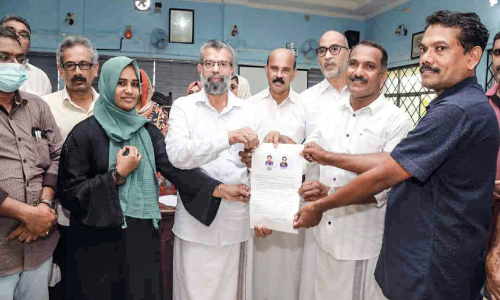 പിതാവി​െൻറ സ്മരണക്ക് അംഗൻവാടിക്ക് സൗജന്യമായി ഭൂമി നൽകി മക്കൾ