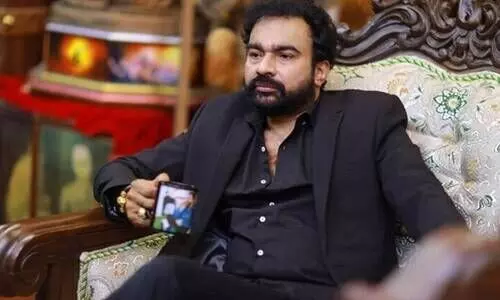 മോൻസൺ പണം തട്ടിയതിന് തെളിവുണ്ടെന്ന് ക്രൈംബ്രാഞ്ച്; പ്രതിയുടെ ശബ്ദ സാമ്പിൾ ശേഖരിച്ചു മോൻസൺ പണം തട്ടിയതിന് തെളിവുണ്ടെന്ന് ക്രൈംബ്രാഞ്ച്; പ്രതിയുടെ ശബ്ദ സാമ്പിൾ ശേഖരിച്ചു