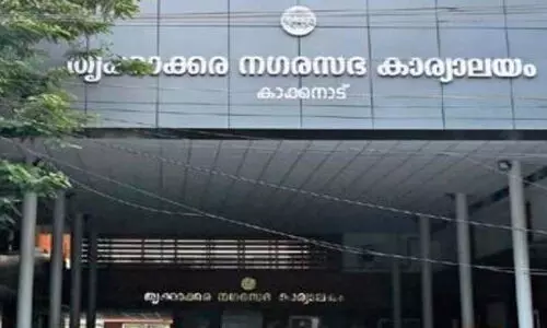 ര​ണ്ടാം ദി​വ​സ​വും ര​ണ്ട് സെ​ക്ര​ട്ട​റി​മാ​ർ,  നാ​ട​കീ​യ​ത അ​വ​സാ​നി​ക്കാ​തെ തൃ​ക്കാ​ക്ക​ര