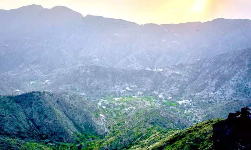 അസീറിനെ അന്താരാഷ്ട്ര ടൂറിസം കേന്ദ്രമാക്കുന്നു അസീറിനെ അന്താരാഷ്ട്ര ടൂറിസം കേന്ദ്രമാക്കുന്നു