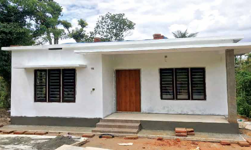 പാ​ഴ്​​വ​സ്​​തു​ക്ക​ൾ ശേ​ഖ​രി​ച്ച്​ വി​ൽ​പ​ന ന​ട​ത്തി സ​ഹ​പാ​ഠി​ക്ക്​ വീ​ടൊ​രു​ക്കി