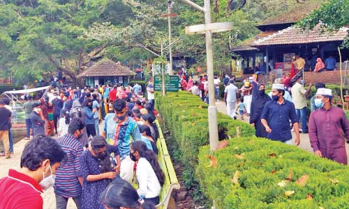 ടൂറിസം മേഖല ഉണർന്നു; സഞ്ചാരികൾ നിറഞ്ഞ്​ വയനാട്