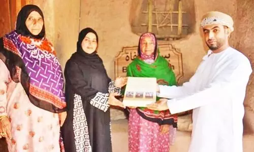 നാ​ട​ൻ​ക​ളി​ക​ളു​ടെ പി​ന്നാ​മ്പു​റ​ക്ക​ഥ​ക​ളും വി​വ​ര​ങ്ങ​ളും തേ​ടി ഒ​മാ​നി സം​ഘം