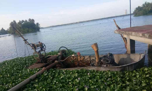 ഡ്രഡ്ജിംഗ്​ നിലച്ചു; വേഗ ബോട്ട് അരൂക്കുറ്റിയിൽ അടുക്കുമോ ?