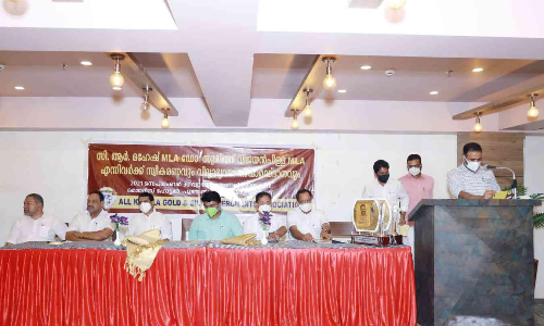 നികുതി പ്രശ്നം, സ്വർണ്ണ വ്യാപാരികളുമായി ചർച്ച നടത്തണം