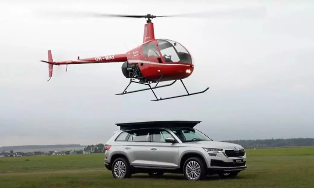 Skoda lands a helicopter on the roof of a Kodiaq SUV Video