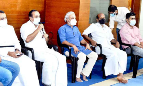 സൗഹൃദത്തി​​‍െൻറ വെള്ളിവെളിച്ചം വിതറി പള്ളിയിലൊരു സംഗമം