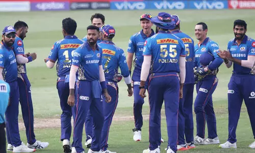 വമ്പില്ലാതെ മുംബൈ, ഡൽഹിയോടും തോറ്റു; ​േപ്ല ഓഫ്​ പ്രവേശനം കഷ്​ടത്തിൽ