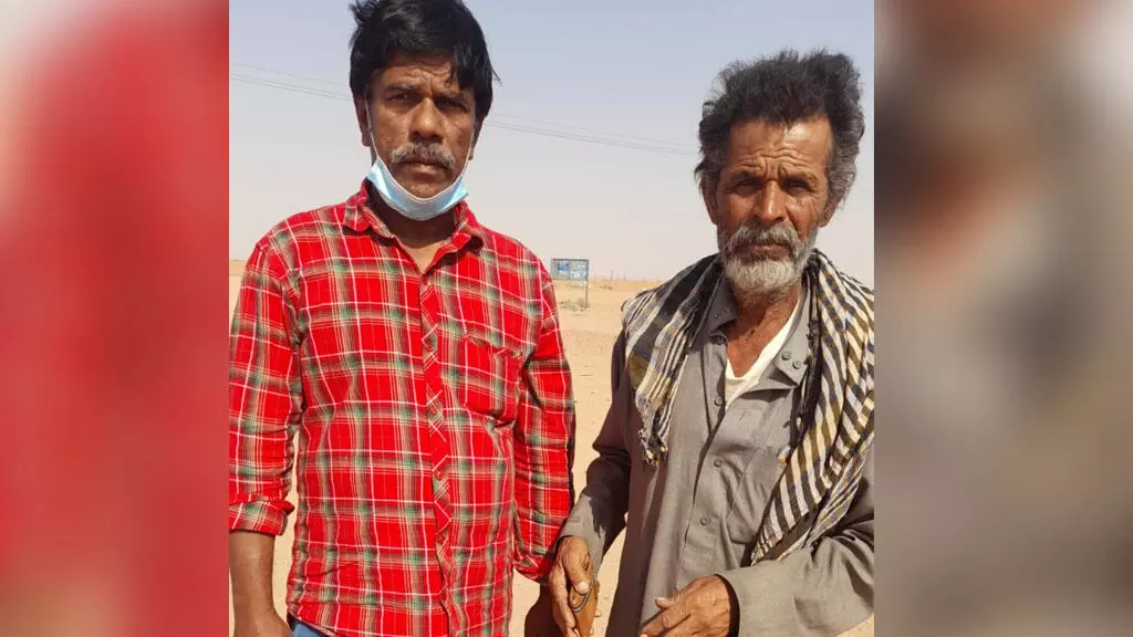 പുറംലോകം കണ്ടിട്ട് എട്ടുവർഷം; ആടുകൾക്കൊപ്പം രണ്ട് ആന്ധ്ര സ്വദേശികൾ മരുഭൂമിയിൽ പുറംലോകം കണ്ടിട്ട് എട്ടുവർഷം; ആടുകൾക്കൊപ്പം രണ്ട് ആന്ധ്ര സ്വദേശികൾ മരുഭൂമിയിൽ