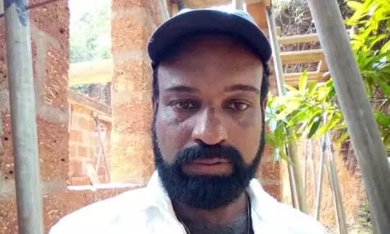 ജോലിക്കിടെ കെട്ടിടത്തിന്റെ മുകളിൽ നിന്ന് താഴെ വീണ് യുവാവ് മരിച്ചു ജോലിക്കിടെ കെട്ടിടത്തിന്റെ മുകളിൽ നിന്ന് താഴെ വീണ് യുവാവ് മരിച്ചു