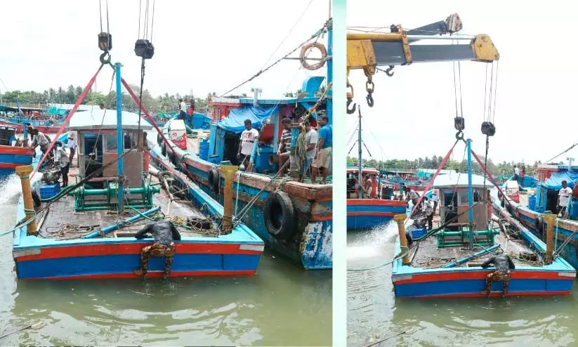 അഞ്ച് ബോട്ടുകൾ ഒഴുകിപ്പോയി; രണ്ടെണ്ണം തകർന്നു, ഒന്ന് കാണാനില്ല അഞ്ച് ബോട്ടുകൾ ഒഴുകിപ്പോയി; രണ്ടെണ്ണം തകർന്നു, ഒന്ന് കാണാനില്ല