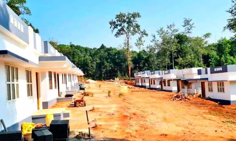 തുടക്കം വാട്സ് ആപ്​ ഗ്രൂപ്പിൽ, നിർമിച്ചത്​ 15 വീടുകൾ!; കുടകിലെ പടന്ന വില്ലേജ് വ്യാഴാഴ്​ച കൈമാറും