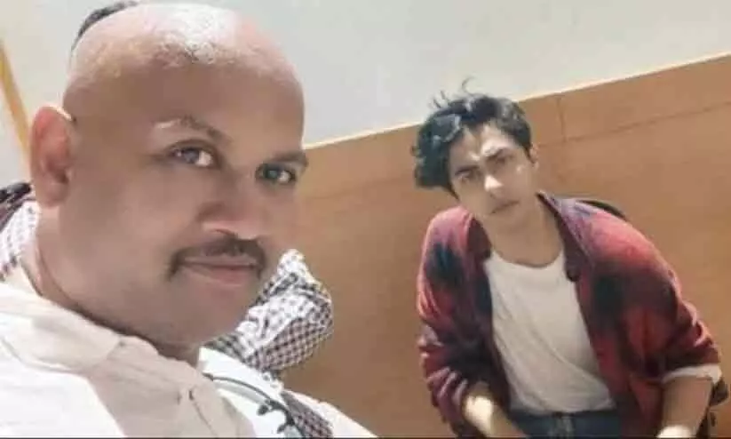 Viral Selfie with Aryan Khan