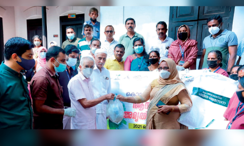 കൊണ്ടോട്ടി സമ്പൂർണ മാലിന്യമുക്തിയിേലക്ക്; 2230ലധികം വീടുകളിൽനിന്നും 1500ലധികം സ്ഥാപനങ്ങളിൽനിന്നും മാലിന്യം ശേഖരിക്കും കൊണ്ടോട്ടി സമ്പൂർണ മാലിന്യമുക്തിയിേലക്ക്; 2230ലധികം വീടുകളിൽനിന്നും 1500ലധികം സ്ഥാപനങ്ങളിൽനിന്നും മാലിന്യം ശേഖരിക്കും