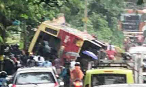 ഓട്ടോയിലിടിച്ച് കെ.എസ്.ആർ.ടി.സി ബസ് മറിഞ്ഞു; 11 പേർക്ക് പരിക്ക്