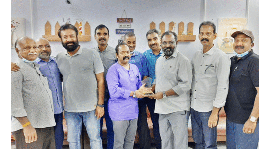 രാജൻ മാക്കലിന്​ യാത്രയയപ്പ്​ നൽകി