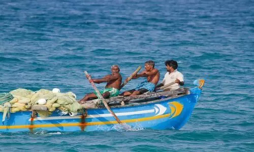മത്സ്യ​​ത്തൊഴിലാളി കുടുംബങ്ങൾക്ക്​ 3000 രൂപ അടിയന്തര സഹായം
