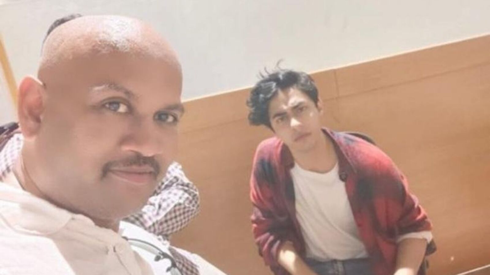 aryan khan viral selfie