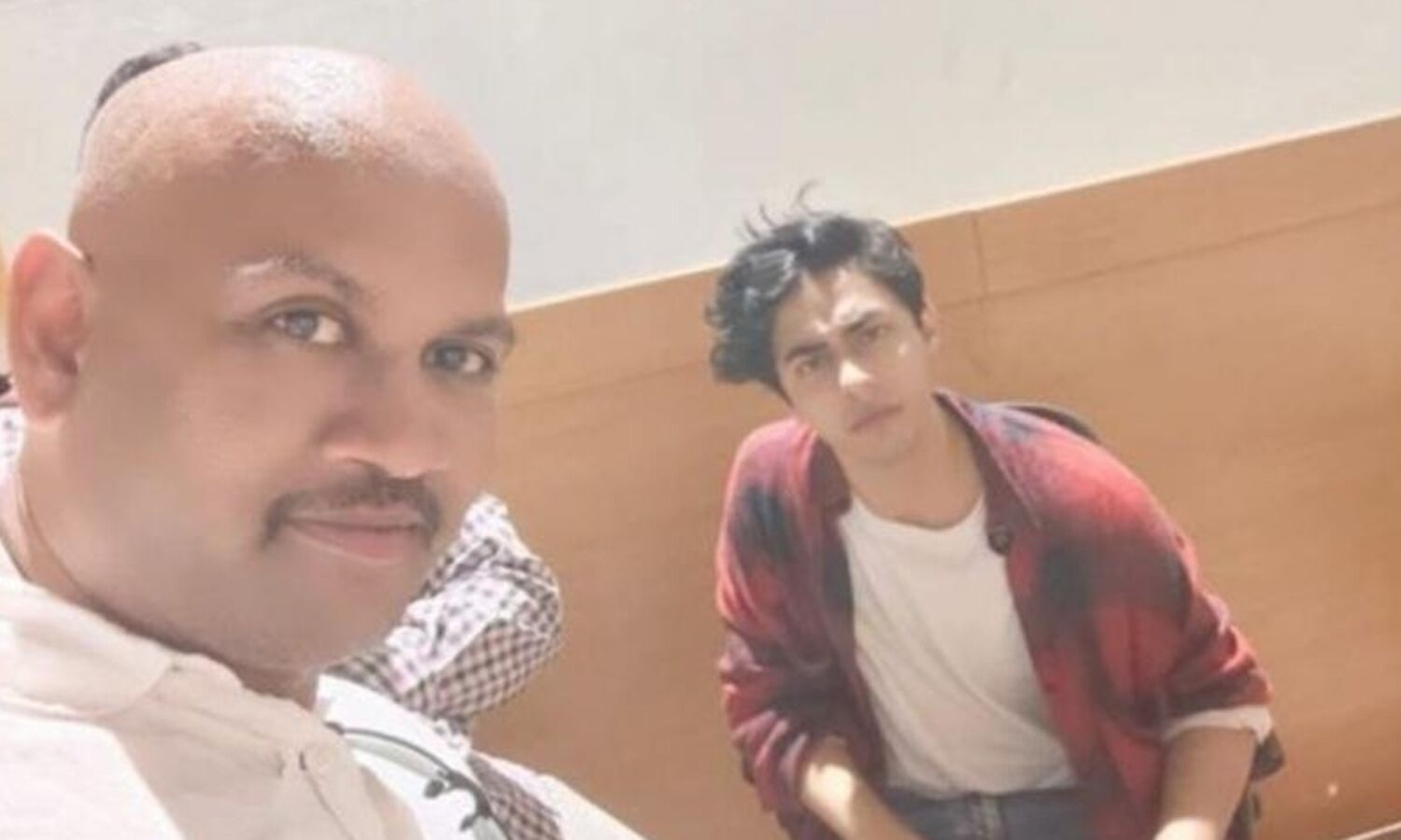 aryan khan viral selfie