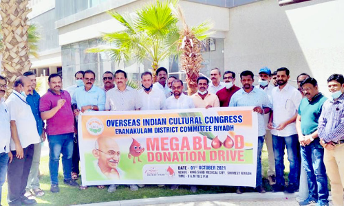 ഗാന്ധിസ്‌മൃതിയിൽ രക്തദാനം നടത്തി എറണാകുളം ഒ.െഎ​.സി.സി