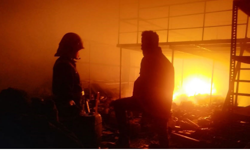 എൻജിൻ ഓയിൽ ഗോഡൗണിന് തീപിടിച്ചു കോടിയിലേറെ രൂപയുടെ നഷ്​ടം