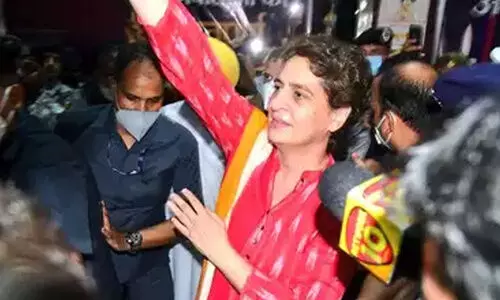 യോ​ഗി സ​ർ​ക്കാ​റി​െൻറ വി​ല​ക്ക്​ പൊ​ളി​ച്ച്​ രാ​ഹു​ലും പ്രി​യ​ങ്ക​യും ല​ഖിം​പു​രി​ൽ