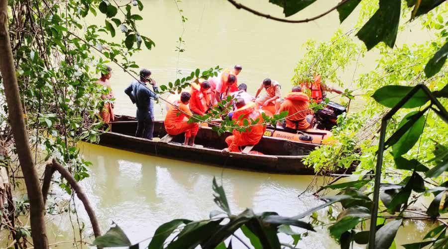അഞ്ചരക്കണ്ടി പുഴയിൽ ഒഴുക്കിൽപെട്ടയാളെ കണ്ടെത്താനായില്ല അഞ്ചരക്കണ്ടി പുഴയിൽ ഒഴുക്കിൽപെട്ടയാളെ കണ്ടെത്താനായില്ല