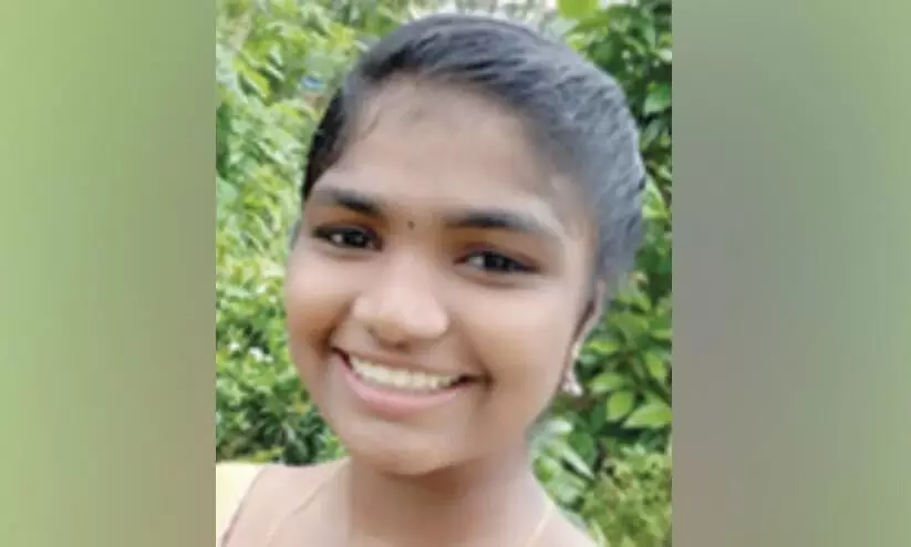 In Mangalore Malayali Nursing Student Committed suicide at College Hostel