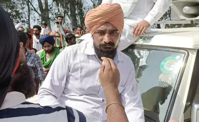 ഹരിയാനയിൽ കർഷകസമരത്തിനിടയിലേക്ക്​ ബി.ജെ.പി എം.പിയുടെ അകമ്പടിവാഹനം പാഞ്ഞുകയറി; ഒരാൾക്ക്​ പരിക്ക്​