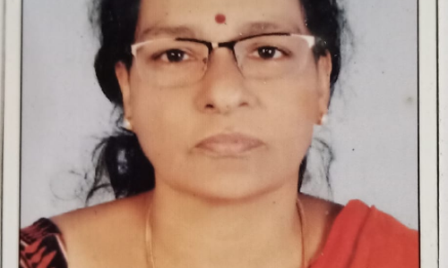 സ്​​കൂ​ട്ട​റി​ൽ കാ​റി​ടി​ച്ച് ആ​ധാ​ര​മെ​ഴു​ത്തു​കാ​രി മ​രി​ച്ചു