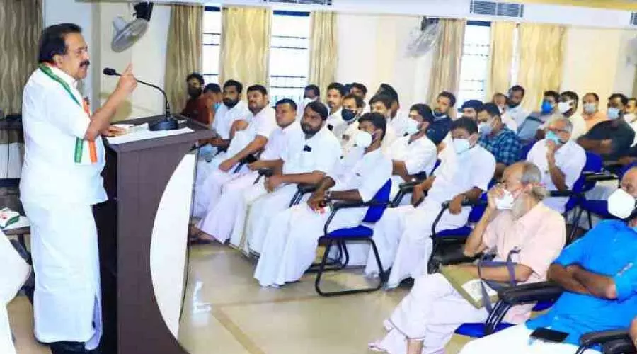 മോദിയും സംഘ്പരിവാറും ചരിത്രത്തെ തമസ്കരിക്കുന്നു –ചെന്നിത്തല മോദിയും സംഘ്പരിവാറും ചരിത്രത്തെ തമസ്കരിക്കുന്നു –ചെന്നിത്തല