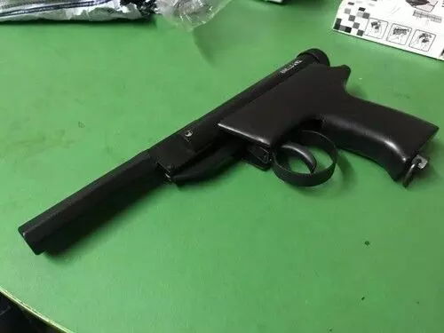 തോക്കുമായി കസ്റ്റഡിയിലെടുത്ത യുവാവിനെ വെറുതെ വിട്ടയച്ചു തോക്കുമായി കസ്റ്റഡിയിലെടുത്ത യുവാവിനെ വെറുതെ വിട്ടയച്ചു