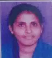 കുടുംബവീട്ടിലേക്കുള്ള യാത്രാമധ്യേ ആശുപത്രിയിൽ പ്രവേശിപ്പിക്കപ്പെട്ട വീട്ടമ്മ മരിച്ചു കുടുംബവീട്ടിലേക്കുള്ള യാത്രാമധ്യേ ആശുപത്രിയിൽ പ്രവേശിപ്പിക്കപ്പെട്ട വീട്ടമ്മ മരിച്ചു