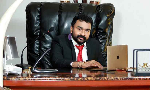 മോൻസൺ കേസിൽ മിണ്ടാതിരിക്കണോയെന്ന്​ സർക്കാറിനോട്​ ഹൈകോടതി