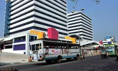 ​െക.എസ്​.ആർ.ടി.സി ടെർമിനൽ നിർമ്മിച്ചത്​ ആവശ്യത്തിന്​ കമ്പികളില്ലാതെ; പ്രവർത്തനം ഒരു മാസത്തിനകം മറ്റൊരിട​ത്തേക്ക്  മാറ്റും