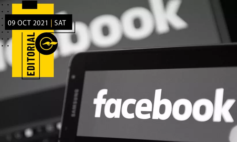 കാ​​വി​​നി​​റ​​മു​​ള്ള ഫേ​​സ്​​​ബു​​ക്ക്​