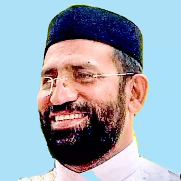 കാര്‍ ഓടിക്കേ ഹൃദയാഘാതം; വൈദികന്‍ മരിച്ചു