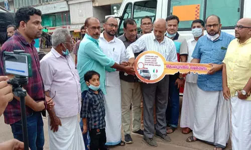 പ്രവാസി ആംബുലന്‍സ് നാടിന് സമര്‍പ്പിച്ചു