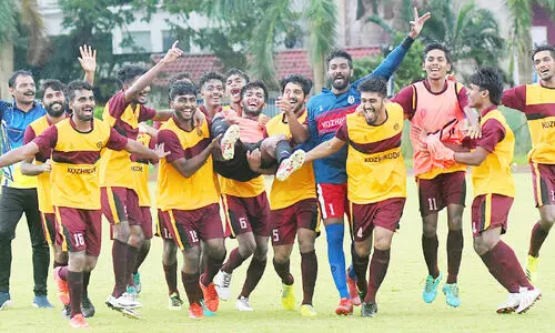 സം​സ്ഥാ​ന സീനിയർ ഫുട്​ബാൾ കിരീടം കോഴിക്കോടിന്​