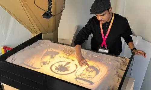 മനം മയക്കുന്ന മണൽ ചിത്രങ്ങൾ; എക്​സ്​പോയിൽ തിളങ്ങി സുലൈമാൻ അൽ ഇൻസി