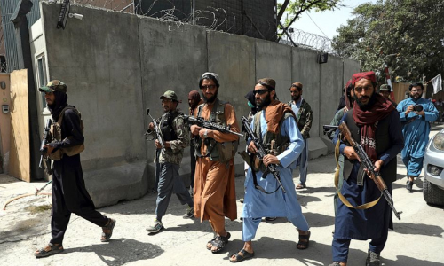 ചാവേറുകളുടെ കുടുംബത്തിനു​ പണവും വസ്​ത്രങ്ങളും ഭൂമിയും നൽകി താലിബാൻ