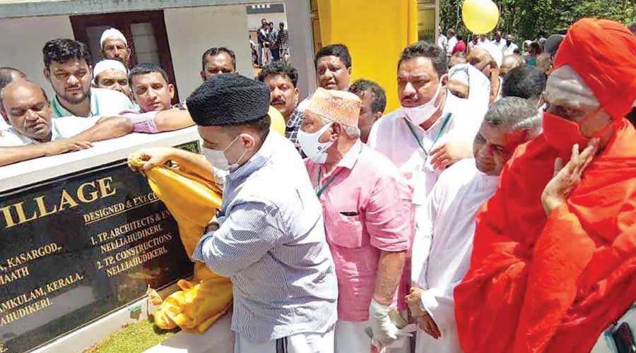 15 കുടുംബങ്ങൾക്ക്​​ തണലൊരുക്കി പടന്ന വില്ലേജ്