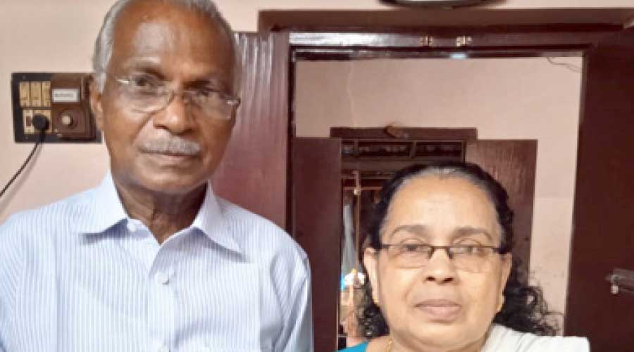 വ​യോ​ധി​ക ദ​മ്പ​തി​ക​ൾ പൊ​ള്ള​ലേ​റ്റ് മ​രി​ച്ച നി​ല​യി​ൽ