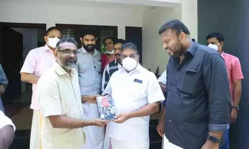 മാന്തുകയുടെ കഥാകാരന്​ അനുമോദനപ്രവാഹം