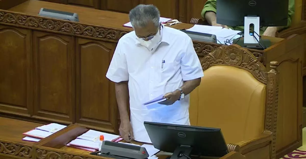 തട്ടിപ്പിനെ ന്യായീകരിക്കാൻ നാണമില്ലേ എന്ന് ലീഗ് എം.എൽ.എയോട് ക്ഷുഭിതനായി മുഖ്യമന്ത്രി തട്ടിപ്പിനെ ന്യായീകരിക്കാൻ നാണമില്ലേ എന്ന് ലീഗ് എം.എൽ.എയോട് ക്ഷുഭിതനായി മുഖ്യമന്ത്രി