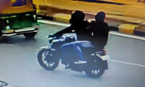 ബൈക്കിൽ കറങ്ങി ആഭരണ കവർച്ച; രണ്ട് യുവാക്കൾ അറസ്​റ്റിൽ