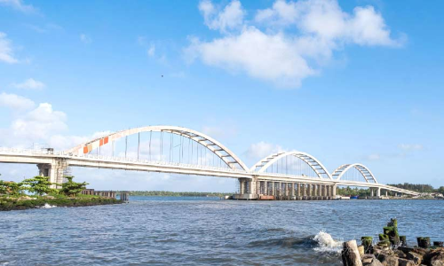 അ​ഴീ​ക്ക​ൽ– വ​ലി​യ​ഴീ​ക്ക​ൽ പാ​ലം ഉ​ദ്​​ഘാ​ട​ന​ത്തി​നൊ​രു​ങ്ങു​ന്നു